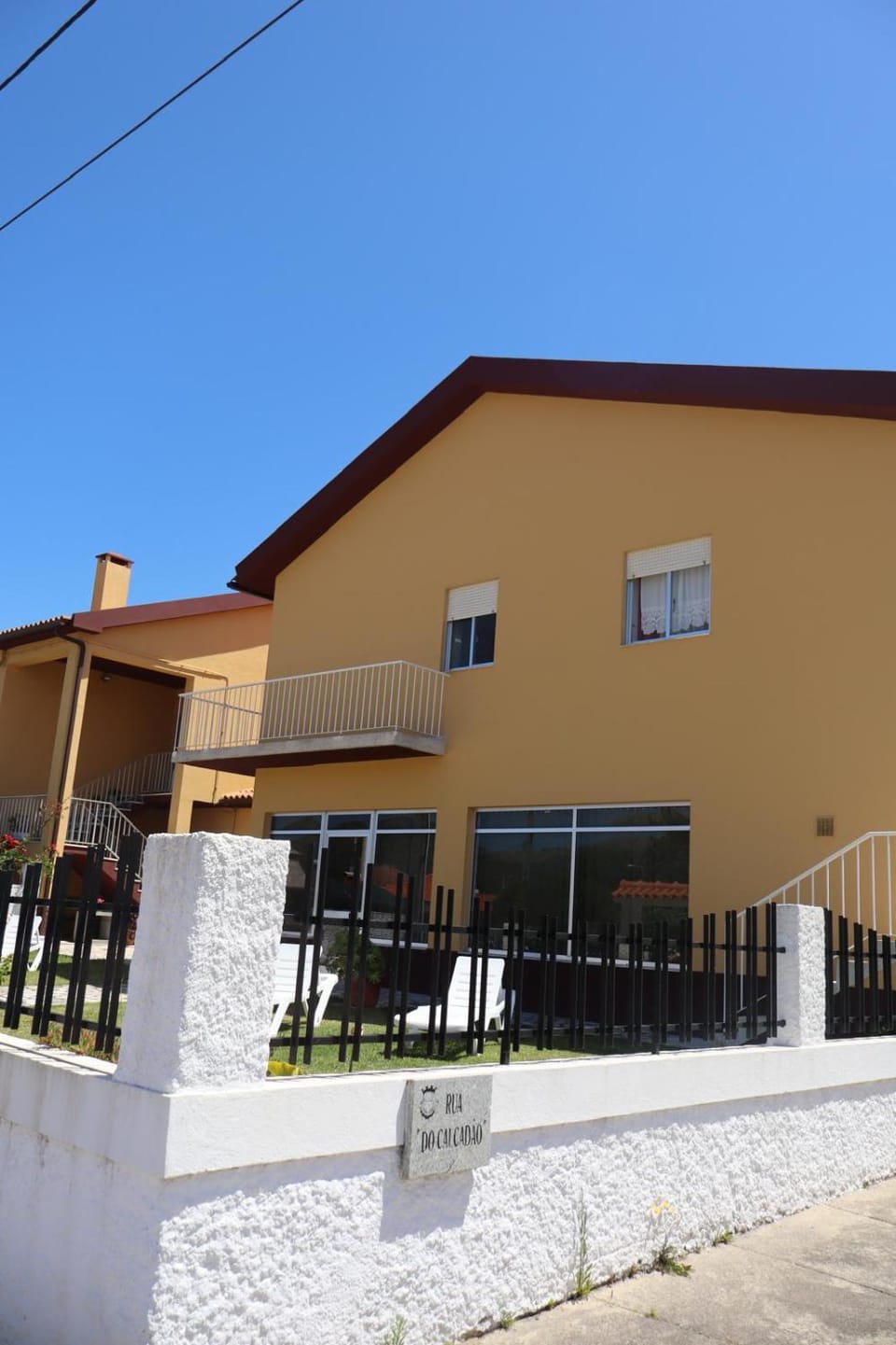Vivenda Atlantico Bed and Breakfast in Vila Praia de Ancora