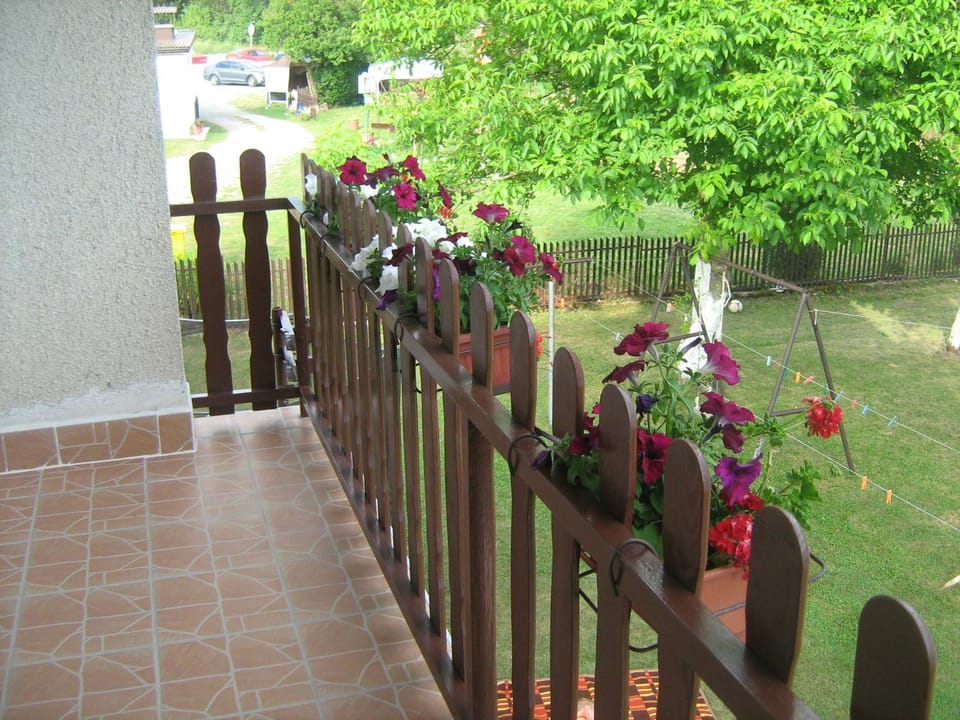 Balcony/Terrace, Garden view