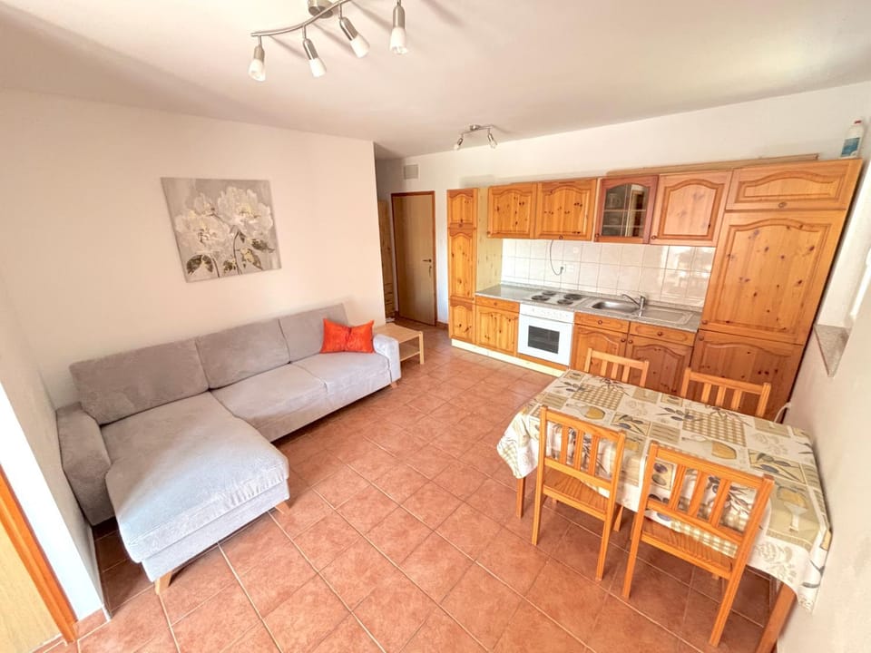 Living room, Dining area, kitchen