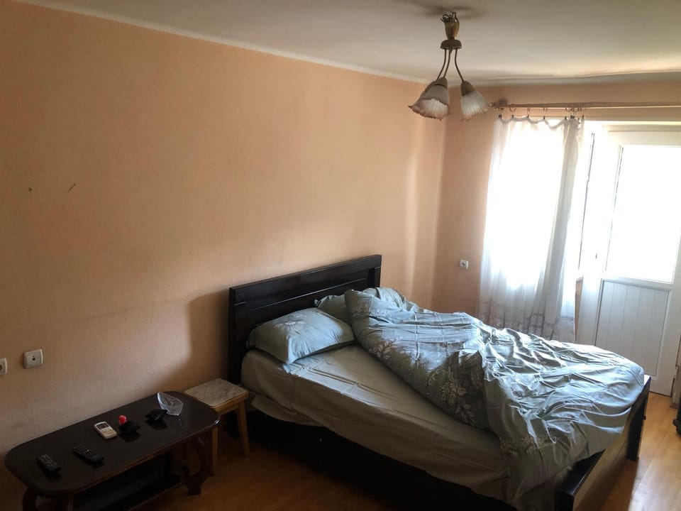 Vazha Pshavela studio Apartment in Tbilisi, Georgia