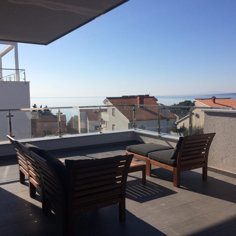 Day, View (from property/room), Balcony/Terrace, Seating area, Sea view