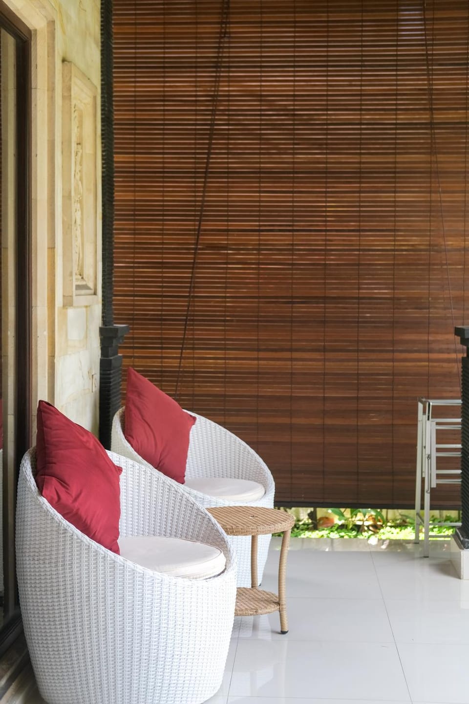 Patio, Day, Living room, Seating area