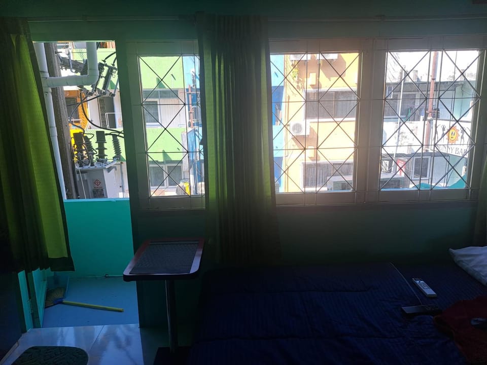 Scandalic Bar and Guest house Bed and Breakfast in Pattaya City