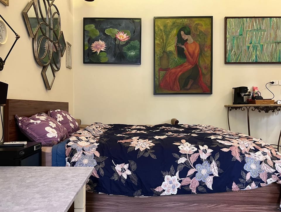 Bed, Decorative detail, Bedroom