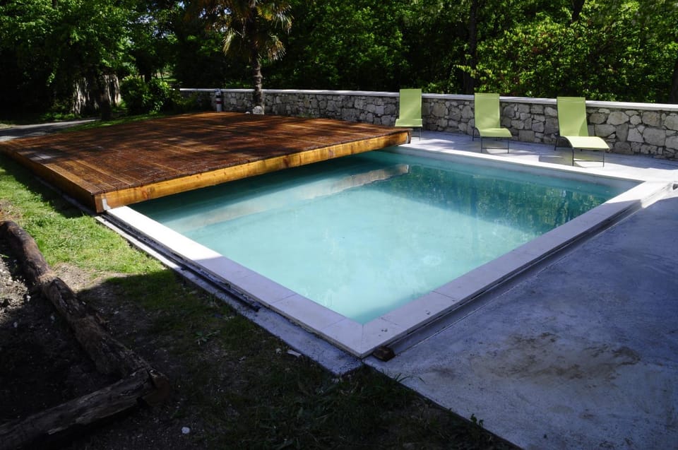 Swimming pool, Swimming pool