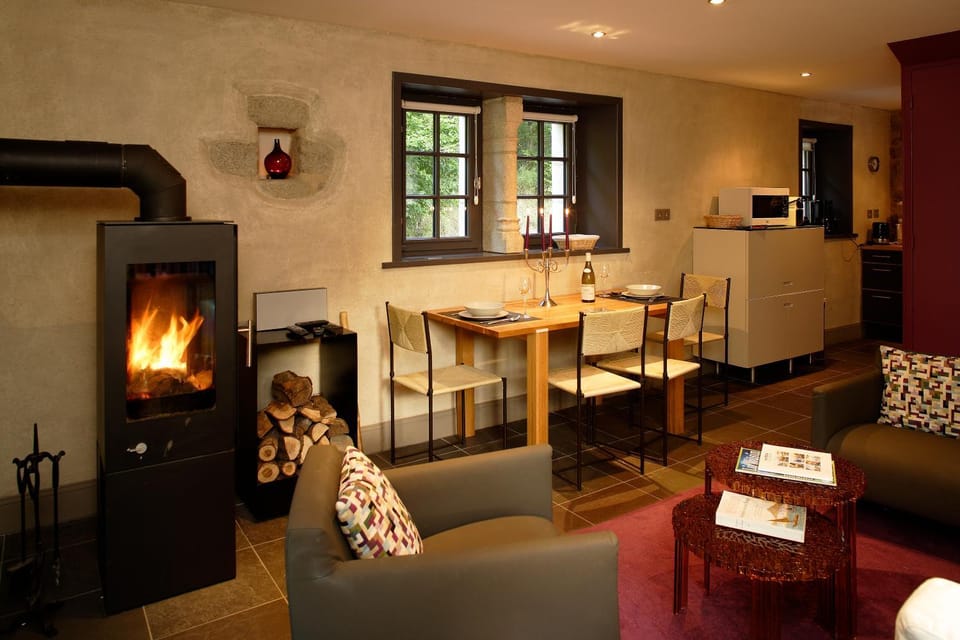 Living room, Dining area