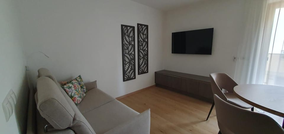 TV and multimedia, Seating area