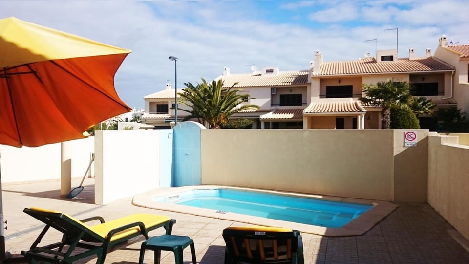 Patio, Facade/entrance, Balcony/Terrace, Pool view, Swimming pool, Swimming pool, Entertainment, Family