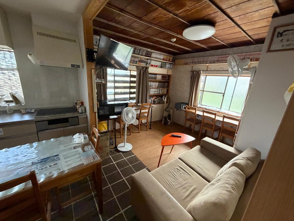 Communal lounge/ TV room