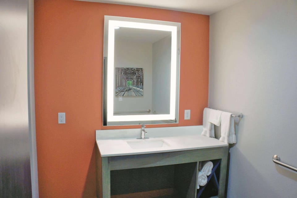 Photo of the whole room, On site