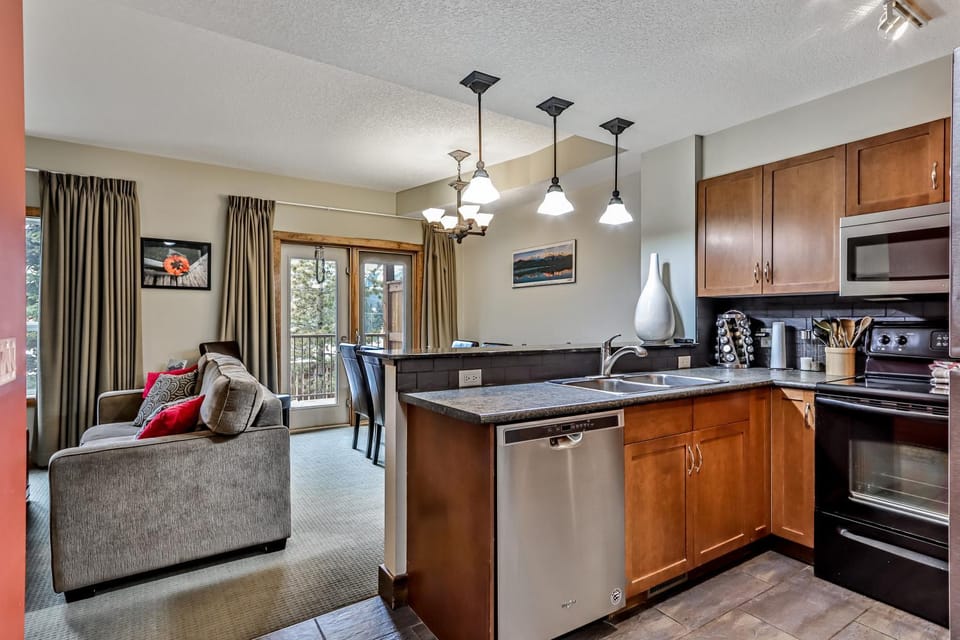 Kitchen or kitchenette, Living room, Dining area