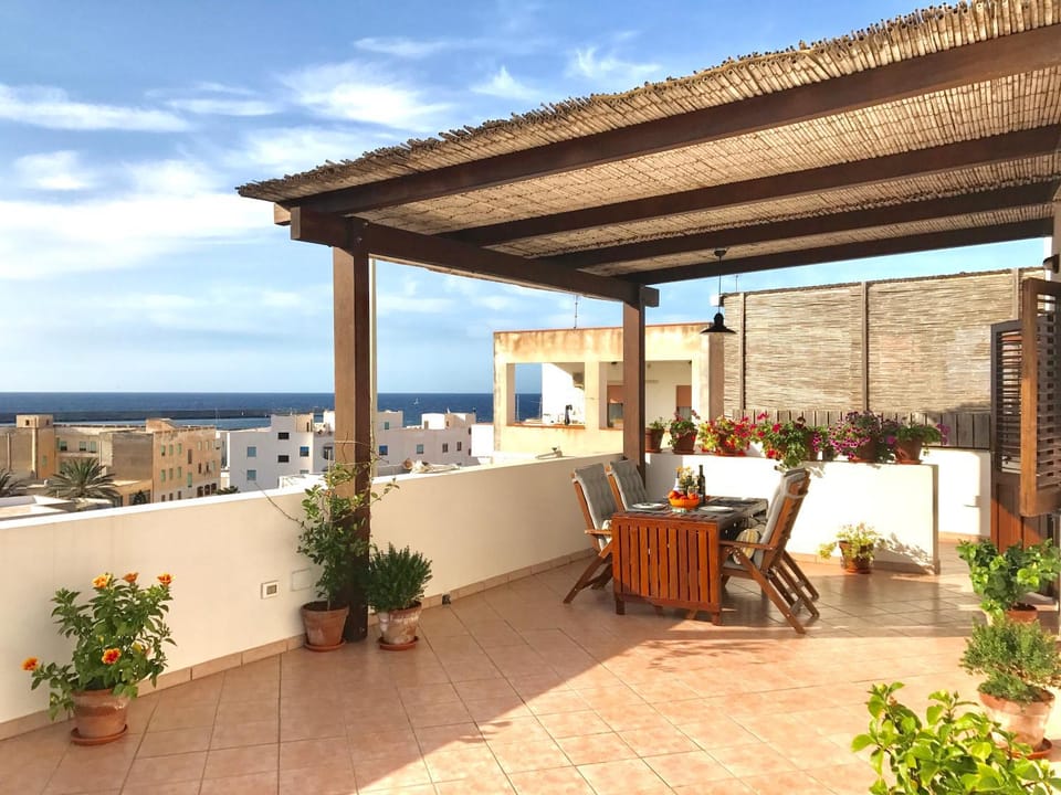 BBQ facilities, Balcony/Terrace, Sea view