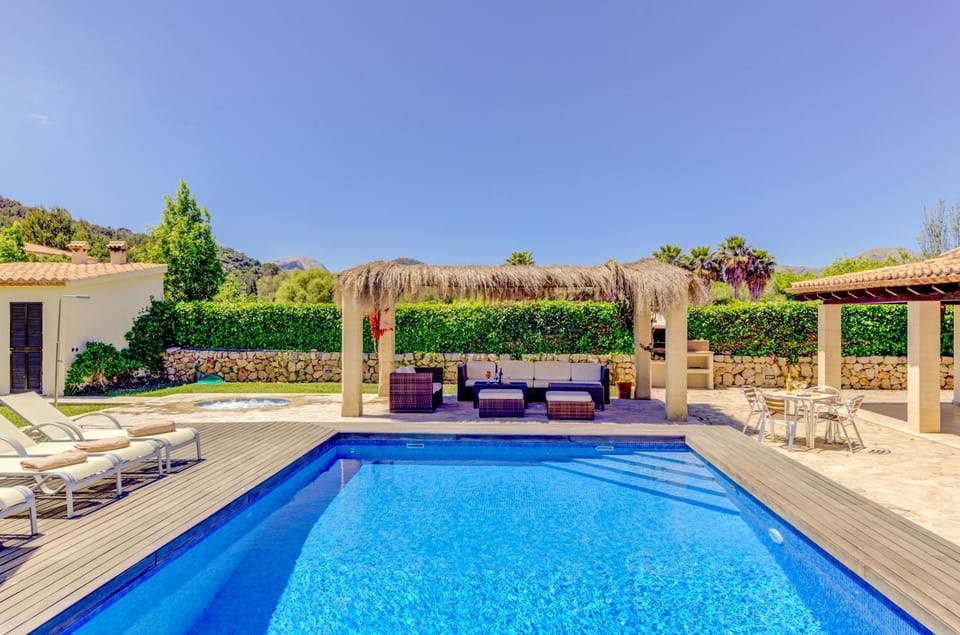 Pool view, Swimming pool, sunbed