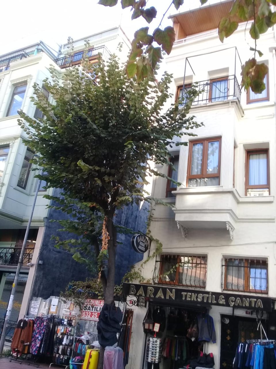 Facade/entrance, Location