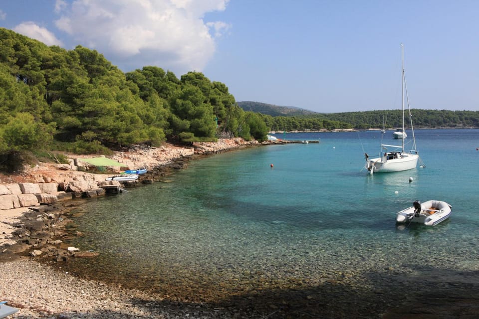Neighbourhood, Natural landscape, Beach