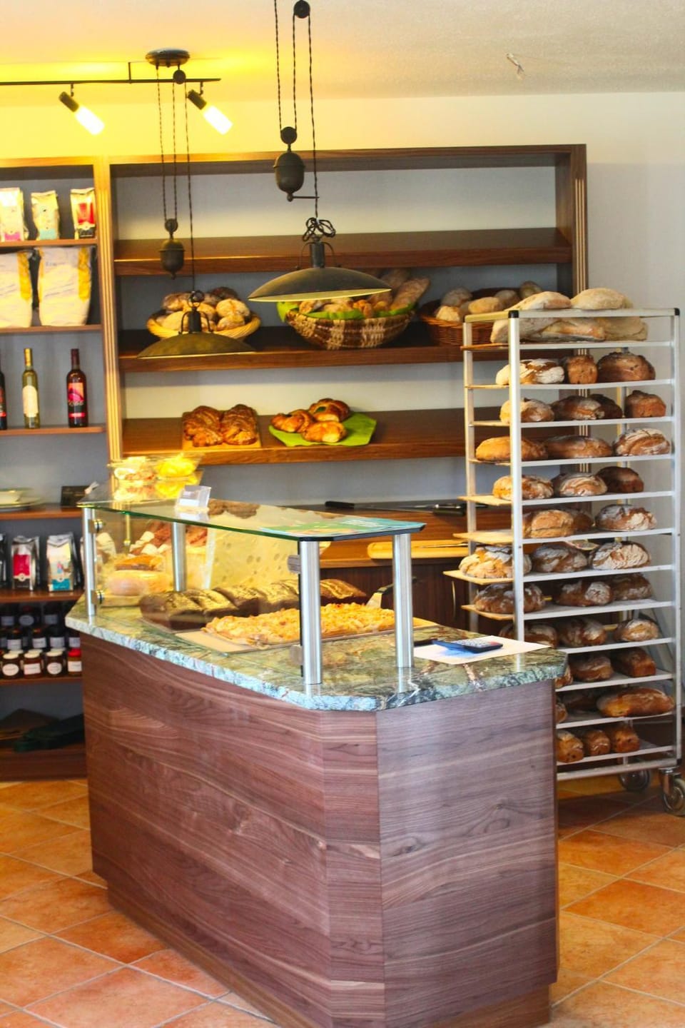 On-site shops, On site, Supermarket/grocery shop, Shopping Area