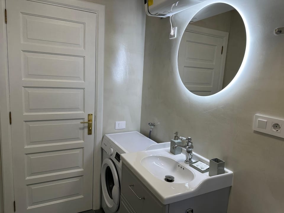 Bathroom, washing machine