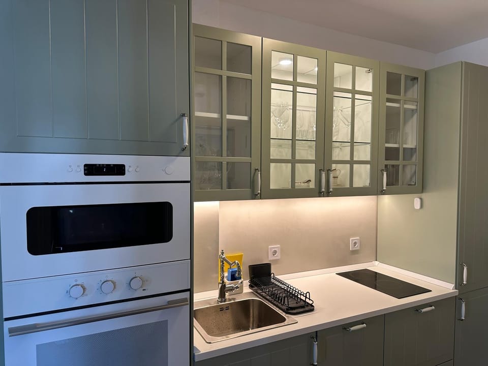 microwave, oven, kitchen