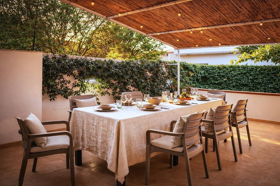 Patio, Day, Summer, Balcony/Terrace, Seating area, Dining area, Garden view