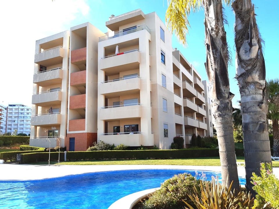 Property building, Garden, Swimming pool, Swimming pool