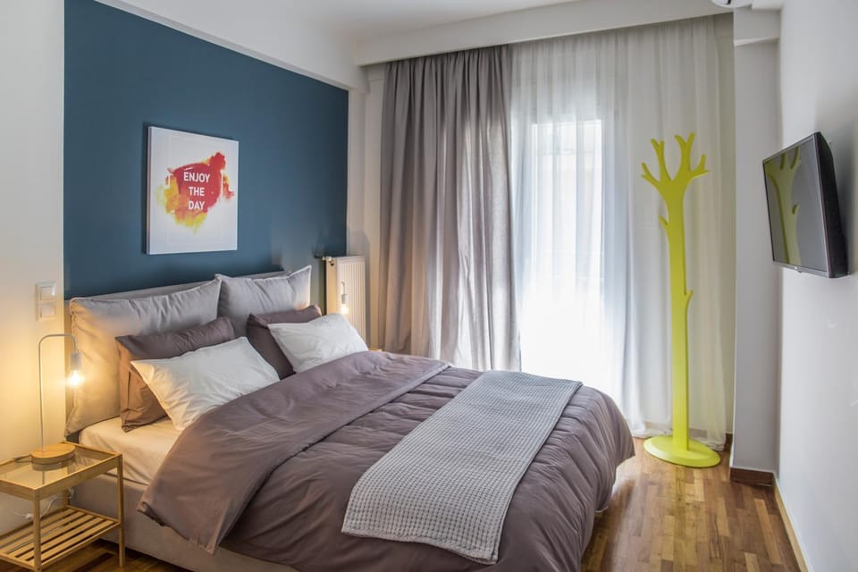 TV and multimedia, Photo of the whole room, Bedroom