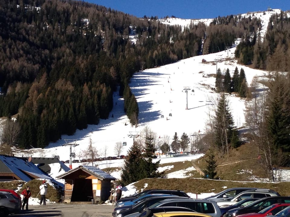 Ski School, Skiing