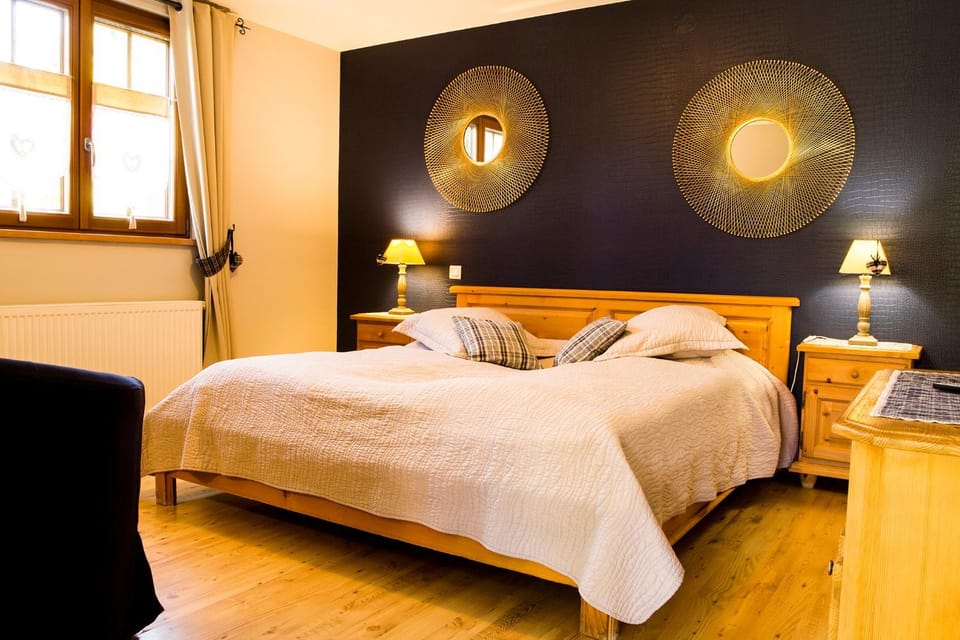 Bed, Photo of the whole room