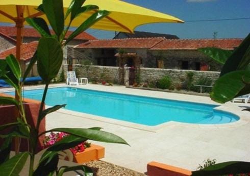 Balcony/Terrace, Balcony/Terrace, Swimming pool