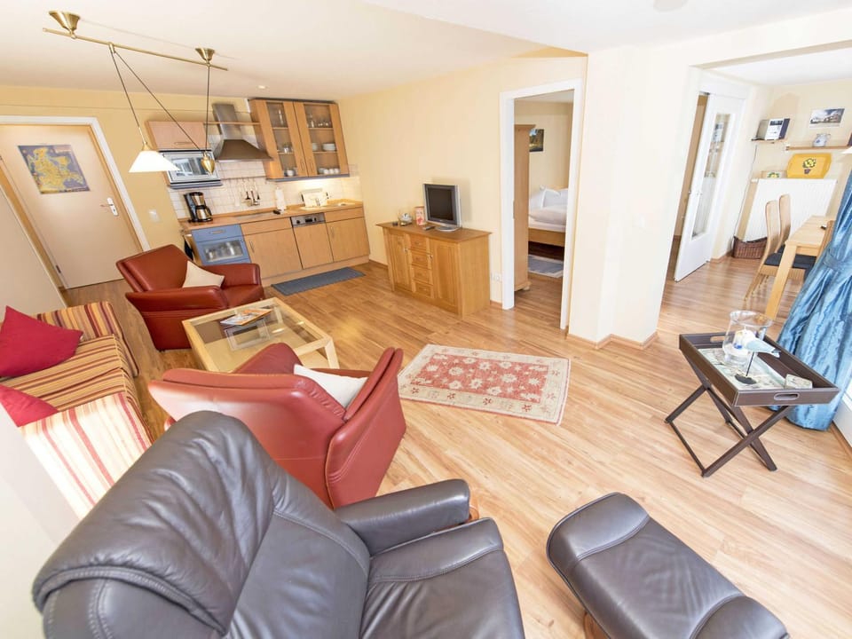 TV and multimedia, Kitchen or kitchenette, Living room, Seating area, Dining area, minibar, stove