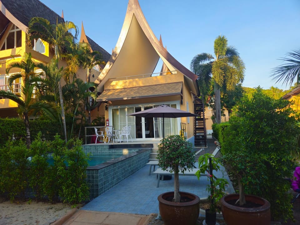 Property building, Swimming pool