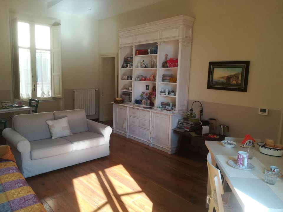 Communal lounge/ TV room, Communal kitchen