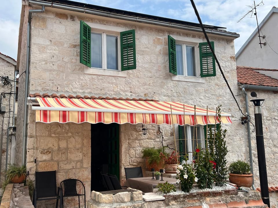 Property building, Balcony/Terrace