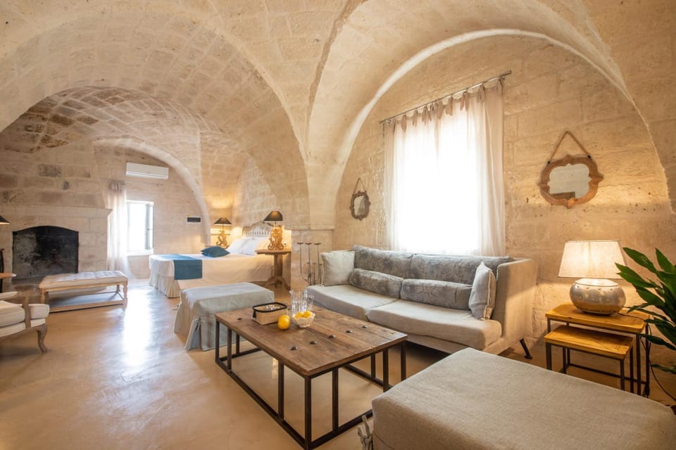 Living room, Photo of the whole room, Bedroom