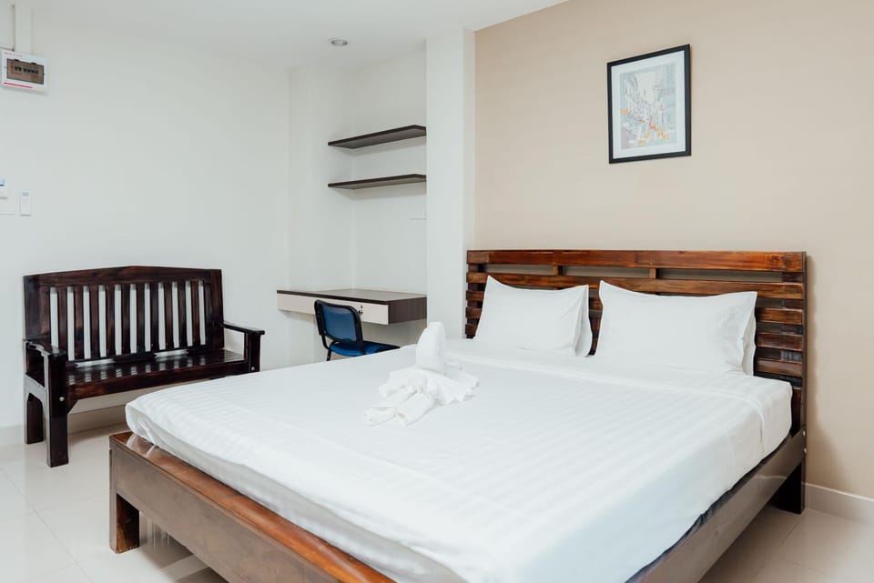Bedroom, towels