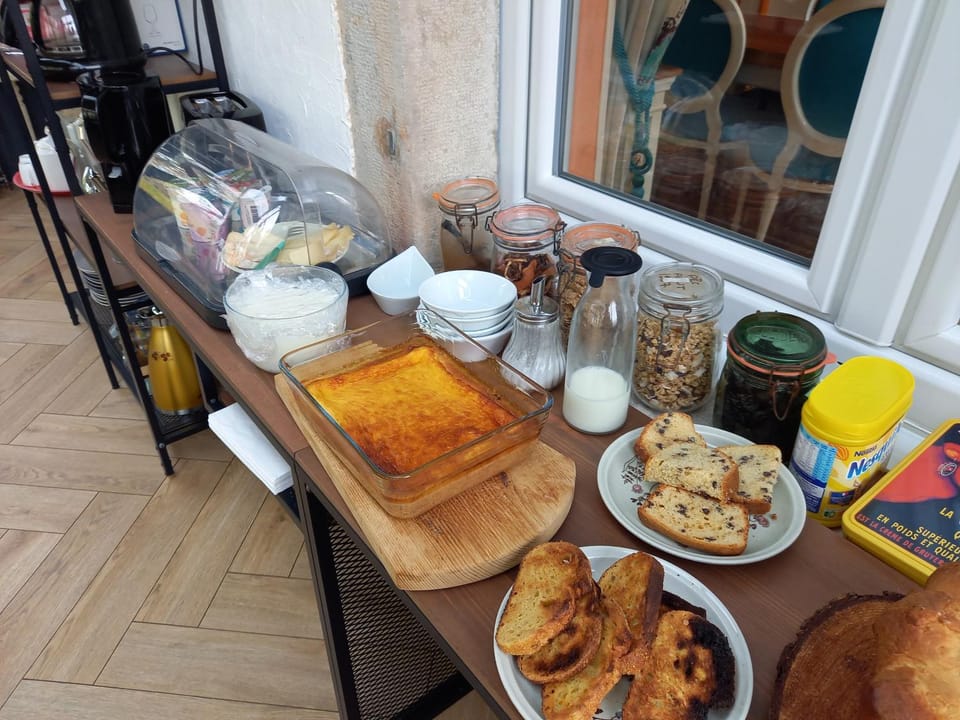 Chambres d'hôtes Le Petit Roche Bed and Breakfast in Jura