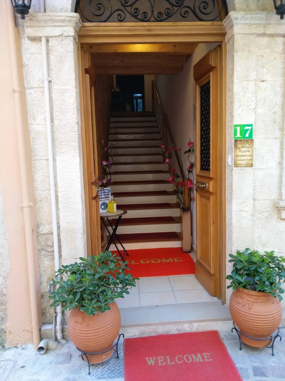 Facade/entrance
