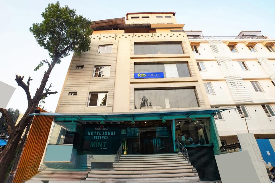 Property building, Facade/entrance