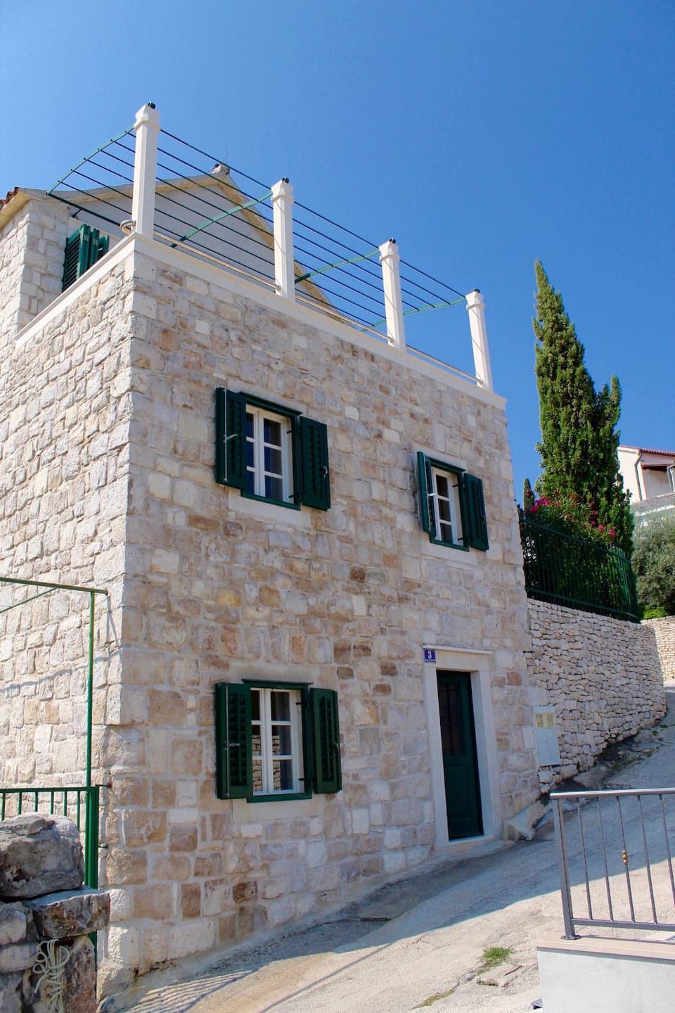 Facade/entrance