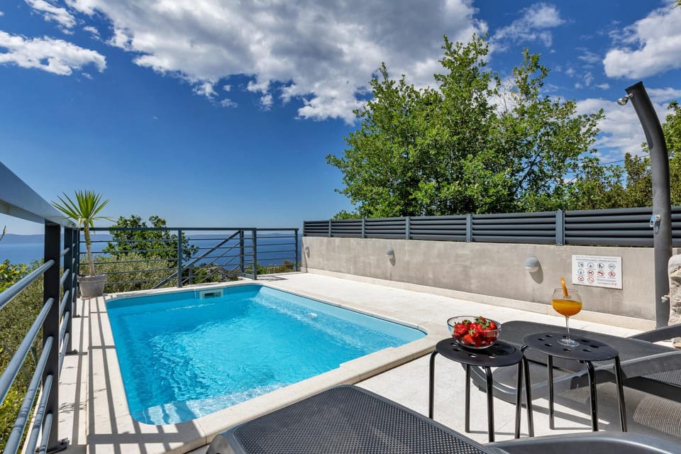 Day, Sea view, Swimming pool, sunbed