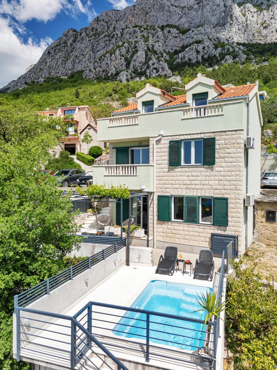 Property building, Mountain view