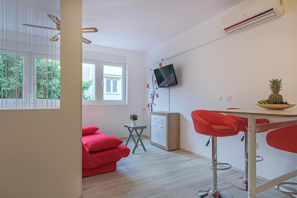 Living room, Dining area, Bedroom