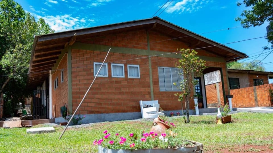 Iguazú Alojamiento "La casa" House in Puerto Iguazú