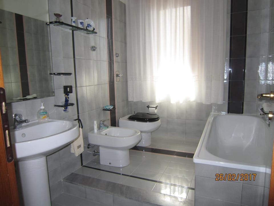 Toilet, Bathroom