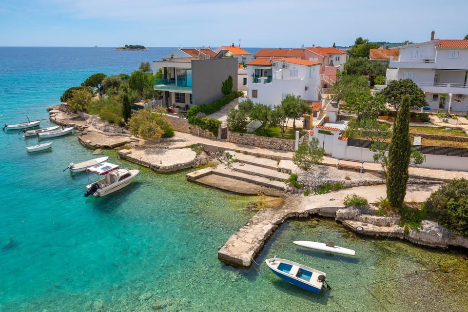 Property building, Bird's eye view, Beach