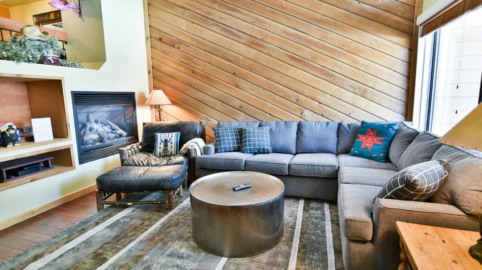 Cedars Powder Day Townhome: Ski-In, Ski-Out Apartment in Breckenridge