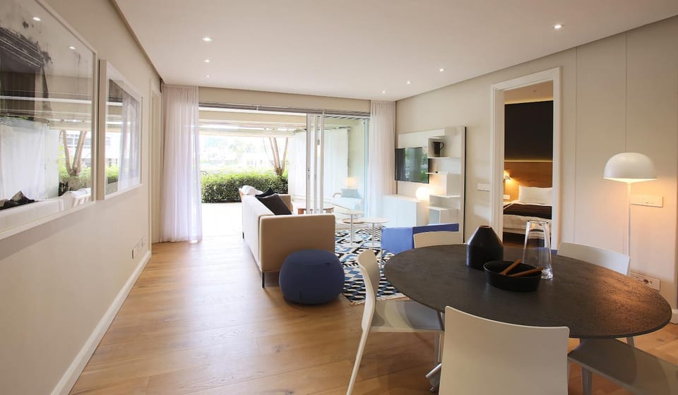 Balcony/Terrace, Living room, Dining area, Bedroom