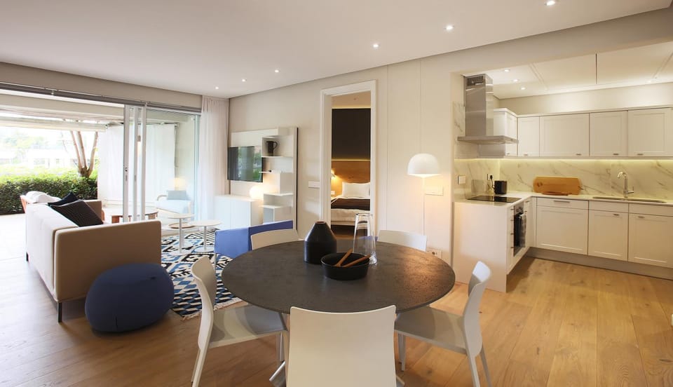 Kitchen or kitchenette, Living room, Dining area