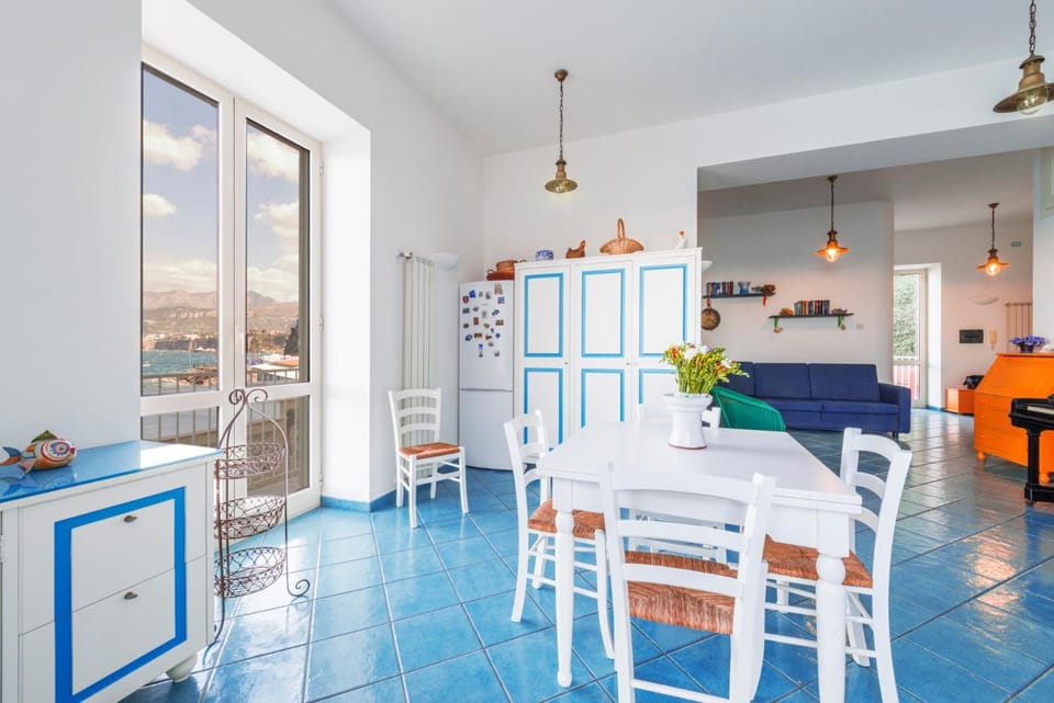 Balcony/Terrace, Living room, Dining area, Sea view