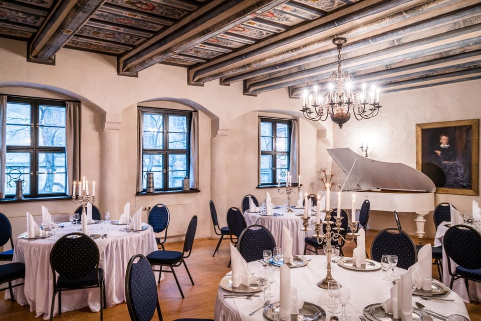 Restaurant/places to eat, Banquet/Function facilities