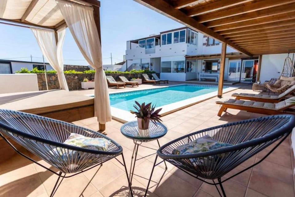 Patio, Swimming pool